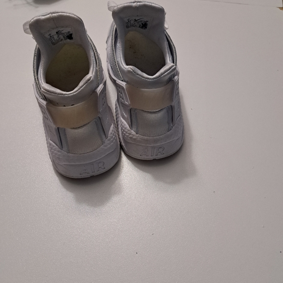 Womens nike huarache sneakers Size 8 - Picture 4 of 4
